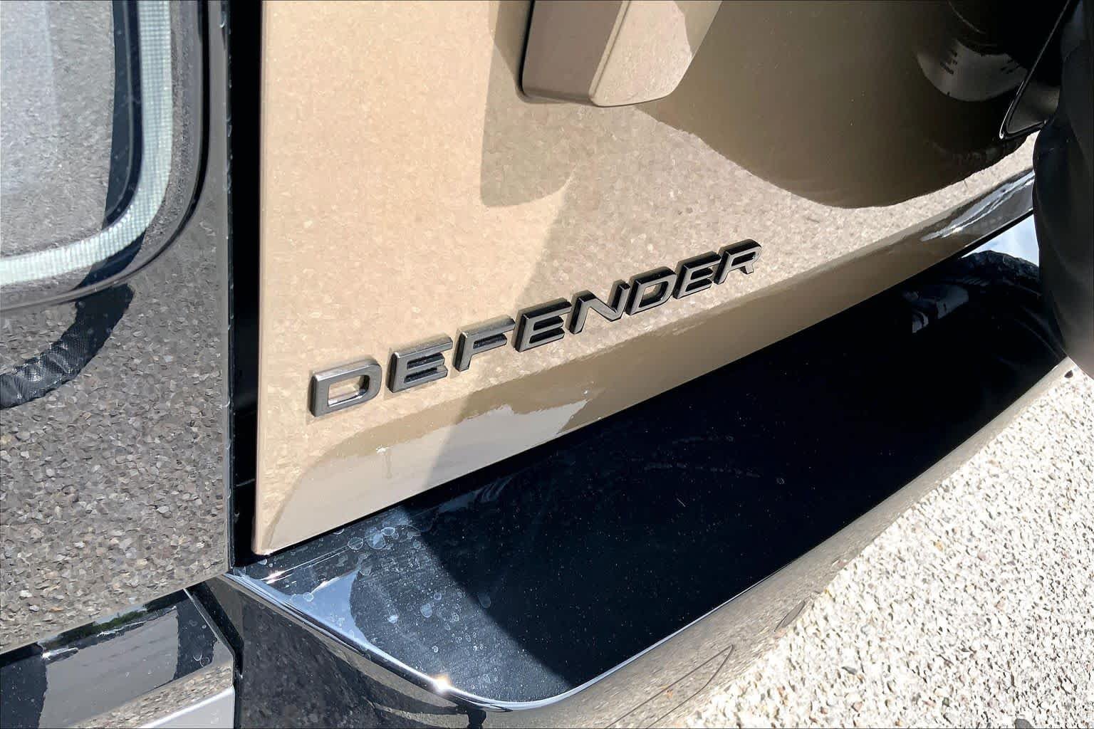 New 2026 Gondwana Stone Metallic Land Rover S image 15