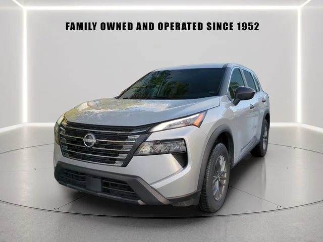 Used 2024 Silver Nissan S image 2