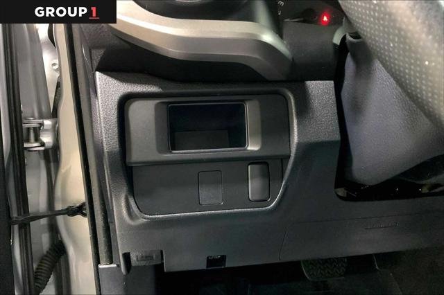 Certified Used 2017 SILVER ME Toyota  image 33
