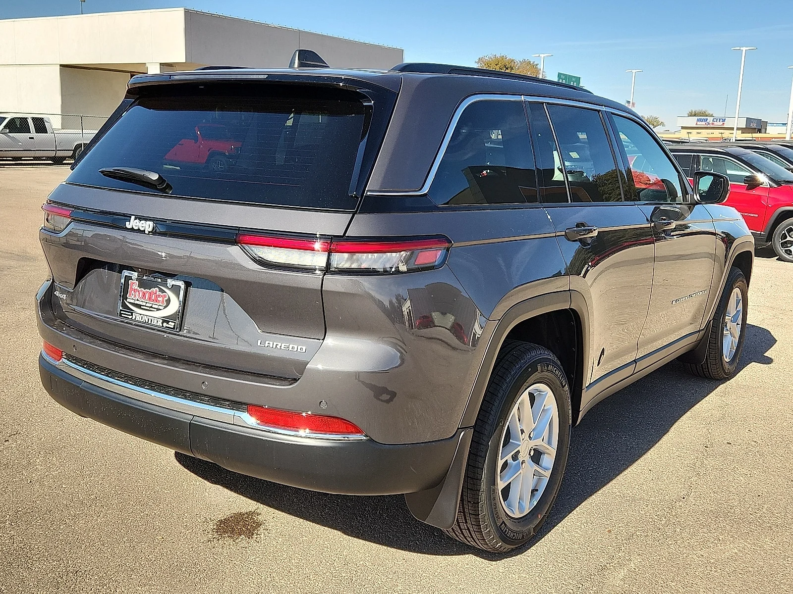New 2025 Baltic Gray Metallic Clear-Coat  Paint Jeep LAREDO X 4X4 image 4