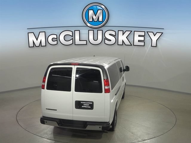 2025 Chevrolet Express Passenger LT - Photo 6