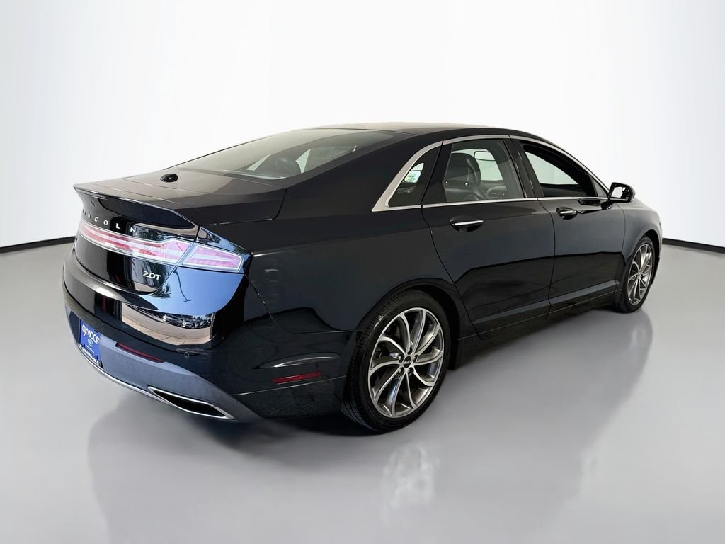 Used 2018 Black Velvet Lincoln Premiere image 13