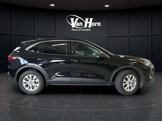 Used 2024 Agate Black Metallic Ford Active image 8