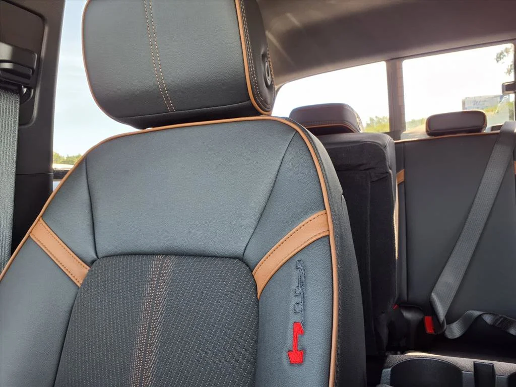 2026 GMC Canyon AT4 - Photo 15