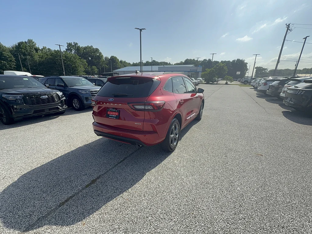 Used 2024 Rapid Red Metallic Tinted Clearcoat Ford ST-Line Select image 7