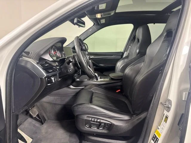 Used 2017 White Metallic BMW Base image 11