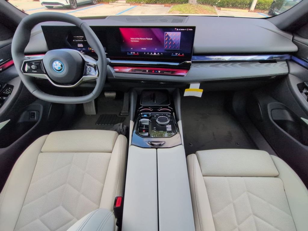New 2026 Alpine White BMW eDrive40 image 15