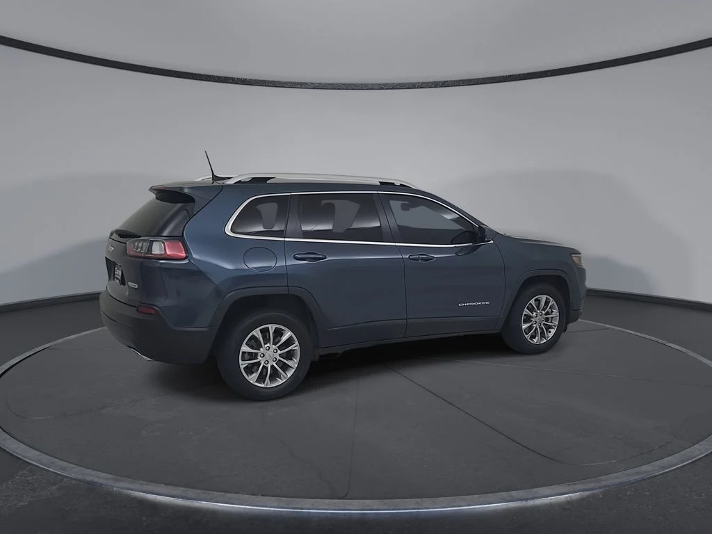 Certified Used 2021 Blue Jeep Latitude Lux image 17