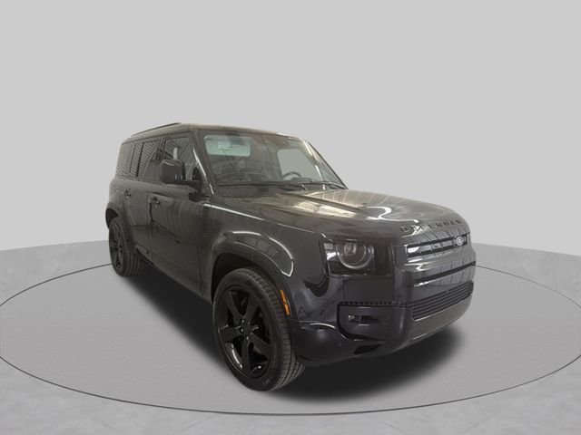 New 2026 Santorini Black Land Rover X-Dynamic SE image 3