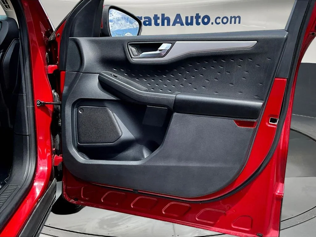 Used 2020 Red Ford SEL image 31
