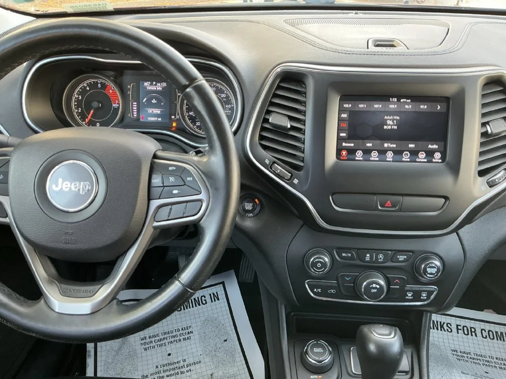 Used 2019 Red Jeep Latitude Plus image 23