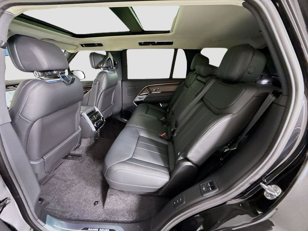 New 2026 Santorini Black Land Rover SE image 21