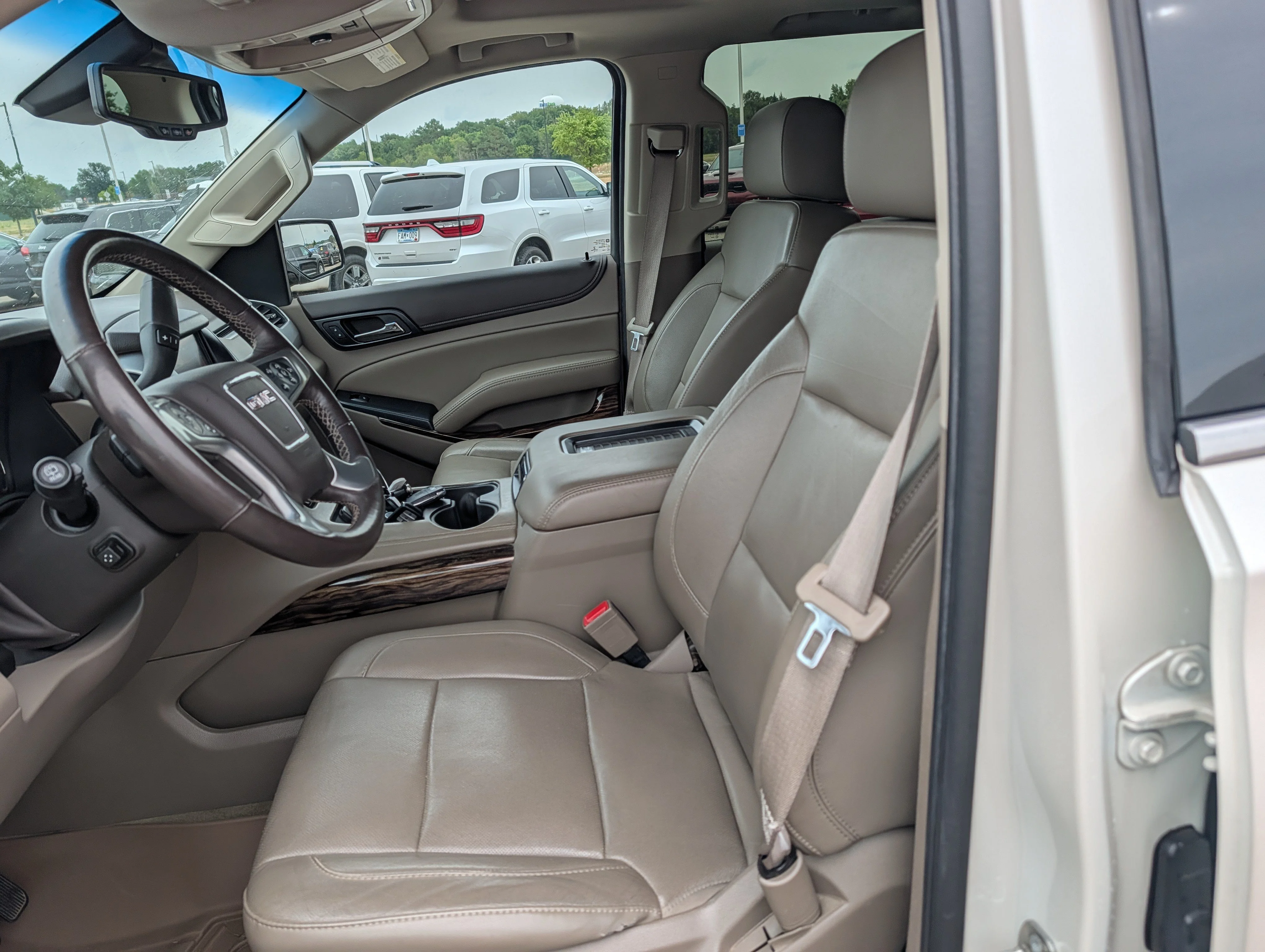 Used 2015 White Diamond Tricoat GMC SLT image 7