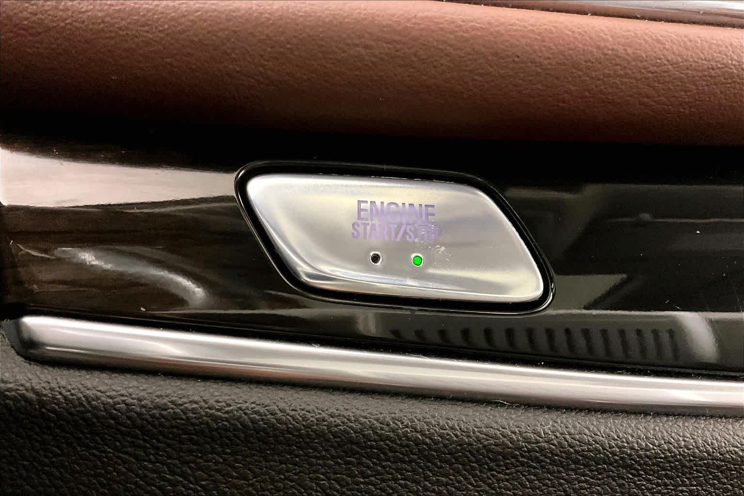 Used 2020 Rich Garnet Metallic Buick Avenir image 34