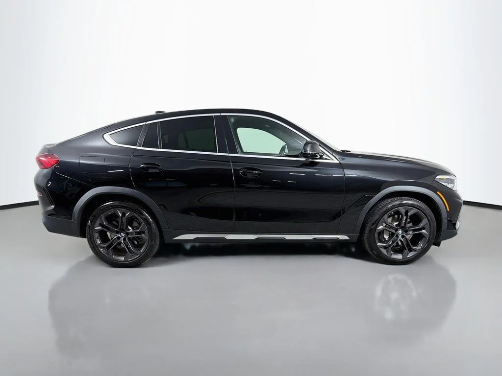 Used 2021 Black BMW sDrive40i image 4