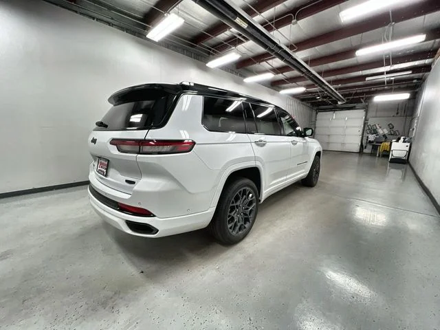 Used 2023 White Jeep Summit image 8