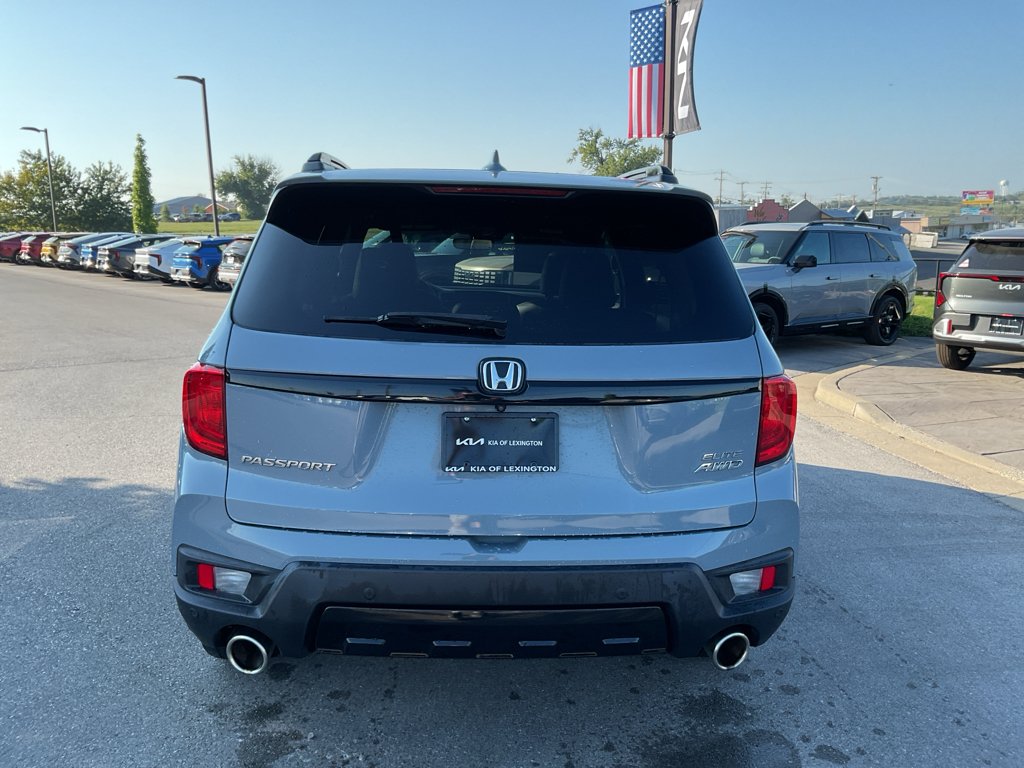 Used 2022 Sonic Gray Pearl Honda Elite image 9