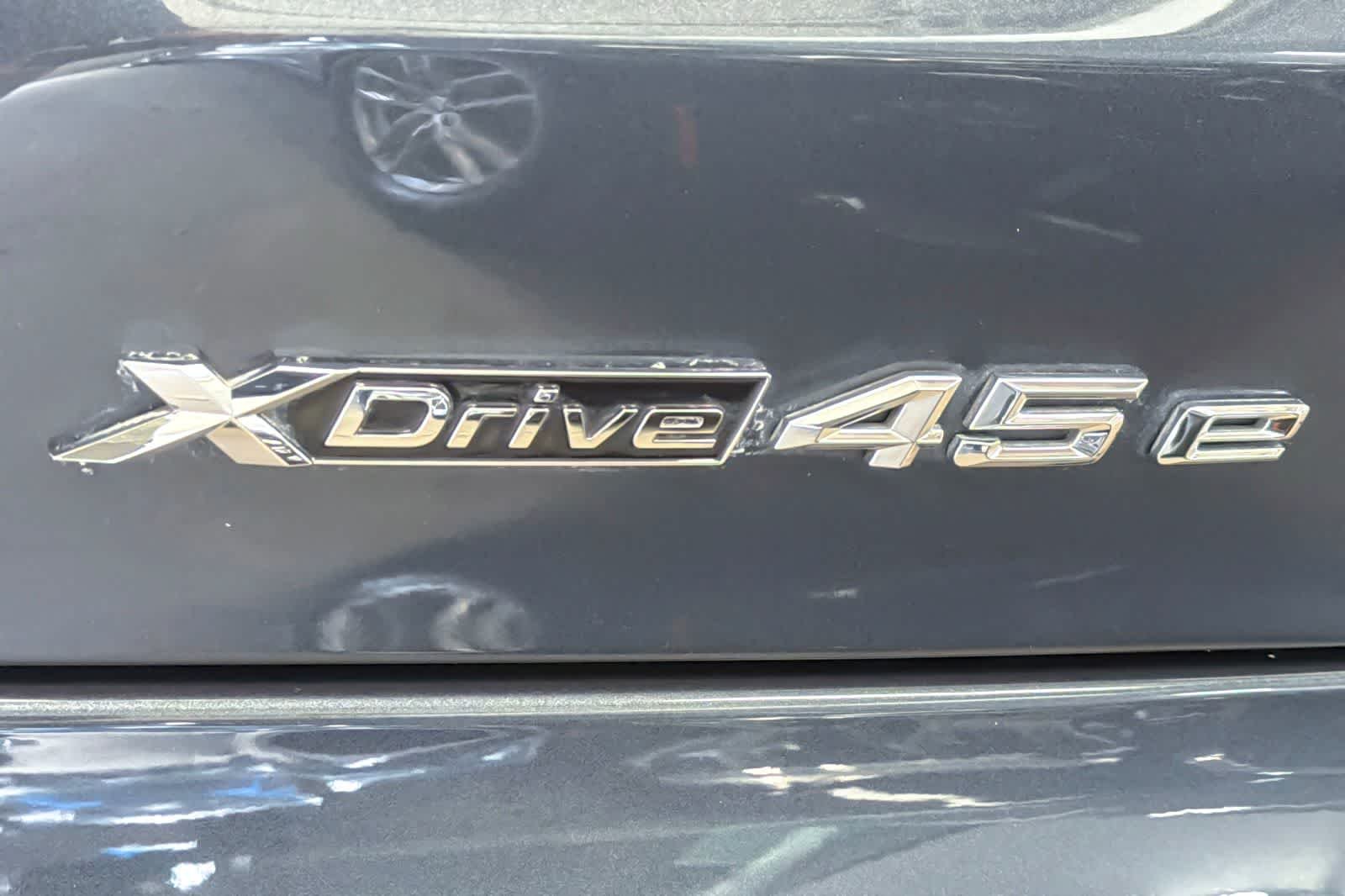 Used 2022 Arctic Grey Metallic BMW xDrive45e image 28