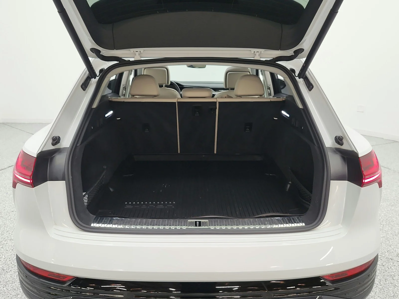 Used 2024 Glacier White Metallic Audi Premium Plus quattro image 19