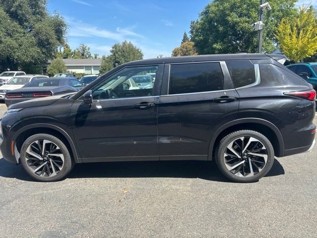 Used 2024  Mitsubishi SE image 2