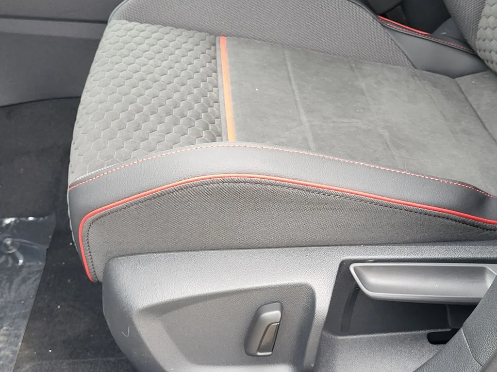 2026 Volkswagen Golf GTI SE - Photo 7