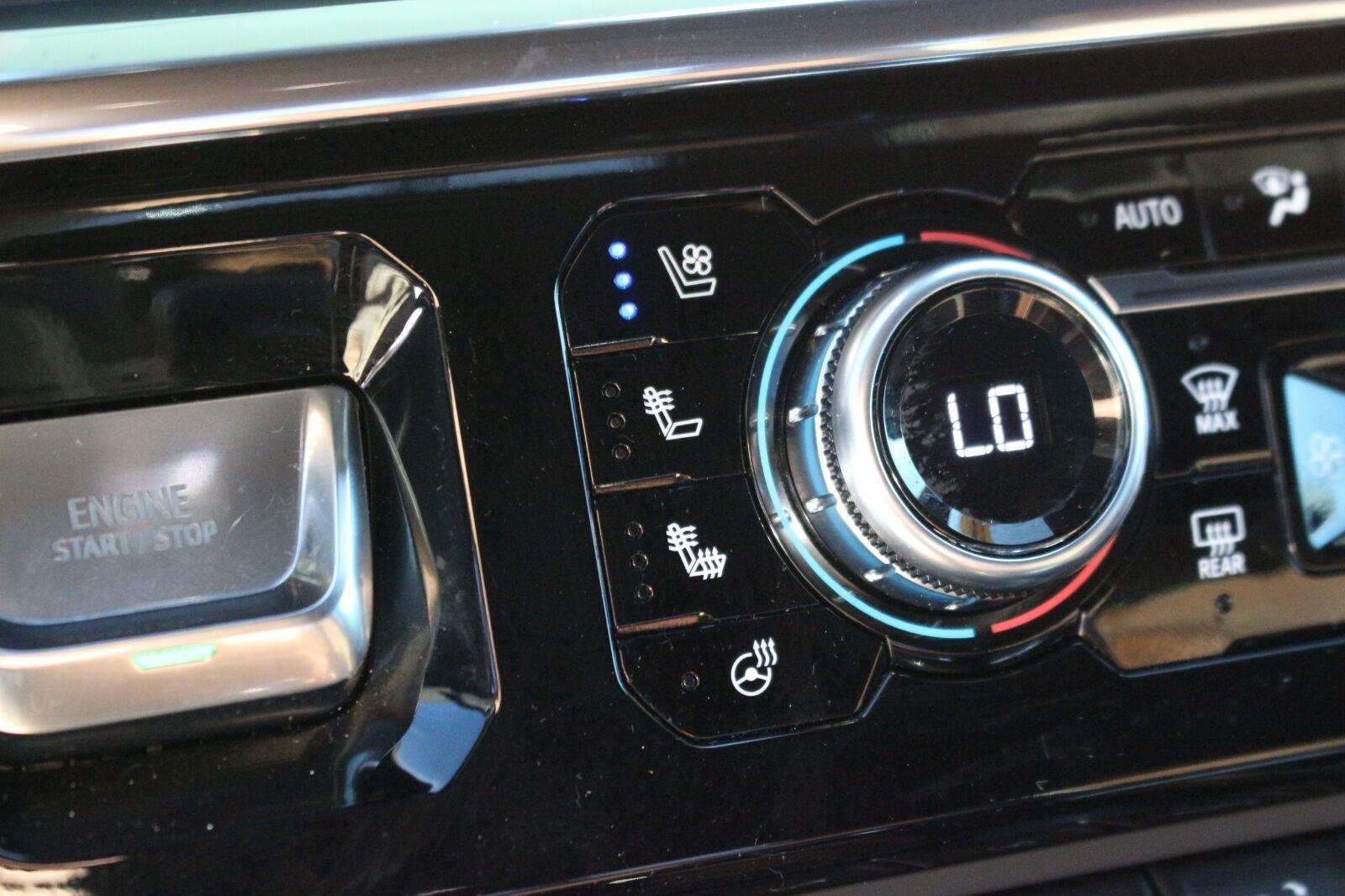 Used 2024 Onyx Black GMC Denali Ultimate image 28