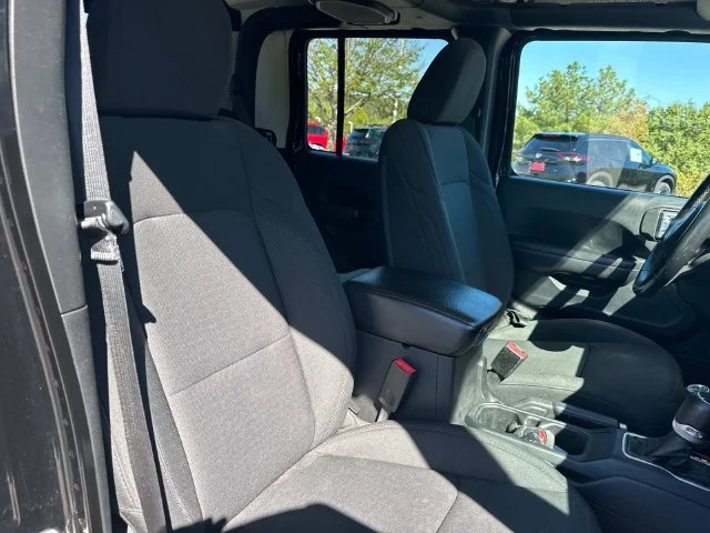 Used 2020 Black Jeep Sport image 16