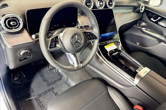 New 2026 Polar White Mercedes-Benz GLC 300 image 39