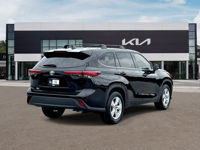 Used 2021 Black Toyota L image 8