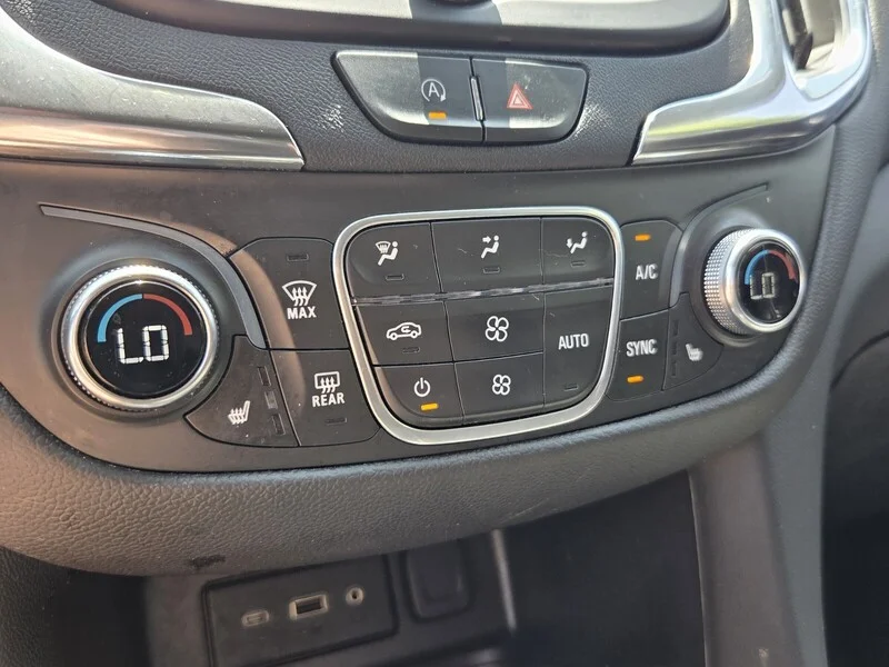 Used 2024 Summit White CHEVROLET LT image 20