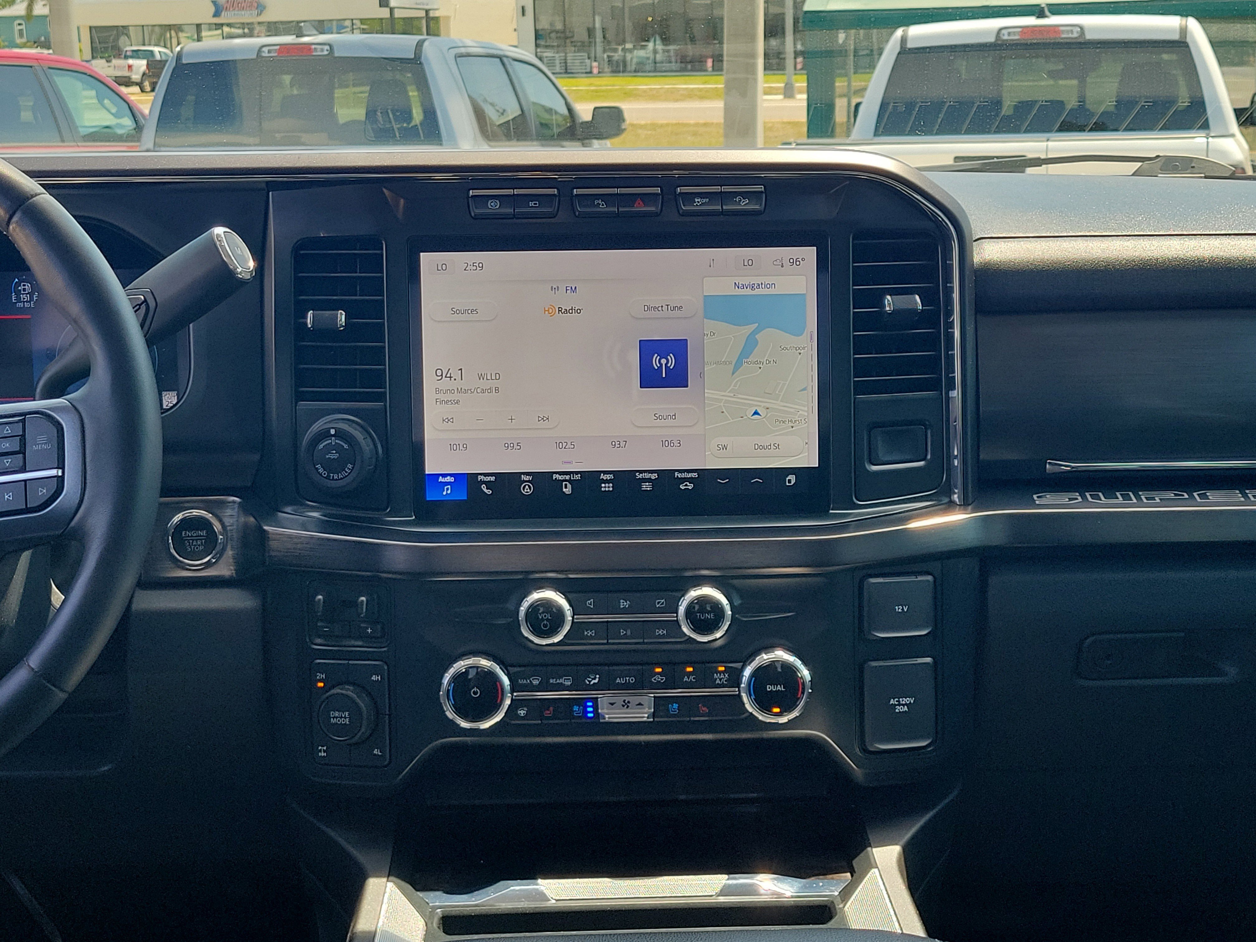 Used 2023 Blue Metallic Ford LARIAT image 17