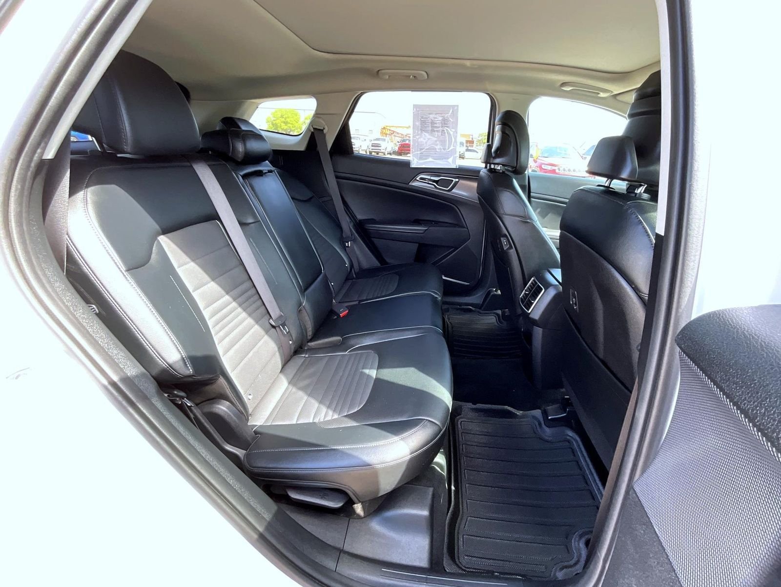 Used 2023 White Kia SX-Prestige image 18