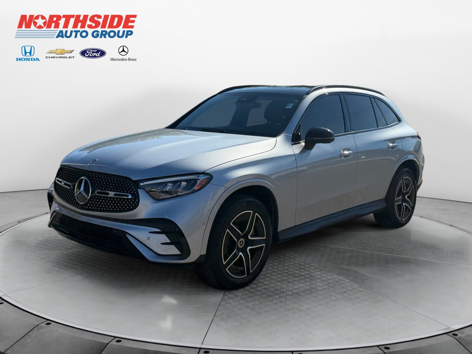 Used 2026 Silver Metallic Mercedes-Benz GLC 300 image 3