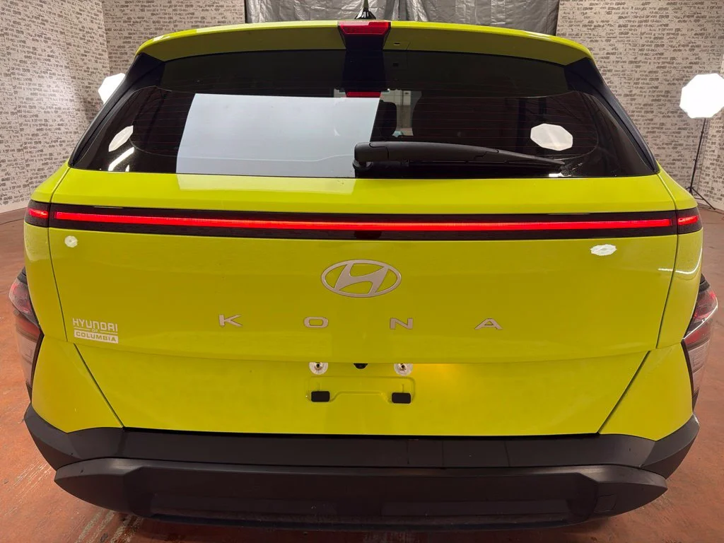 Used 2025 Neoteric Yellow Hyundai SE image 6