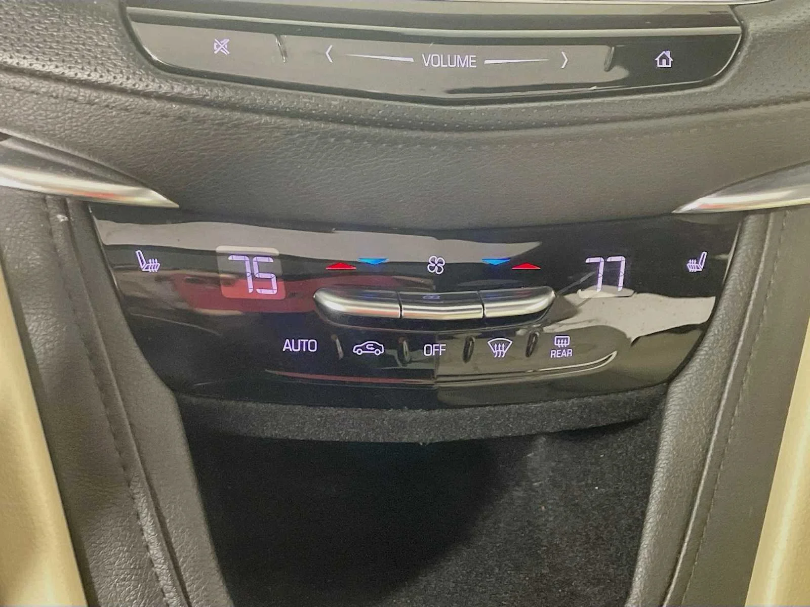 Used 2019 Dark Mocha Metallic Cadillac Luxury FWD image 14