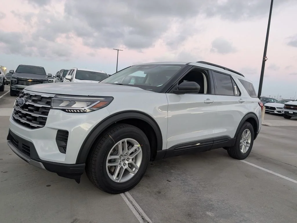 New 2026 White Ford Active image 3