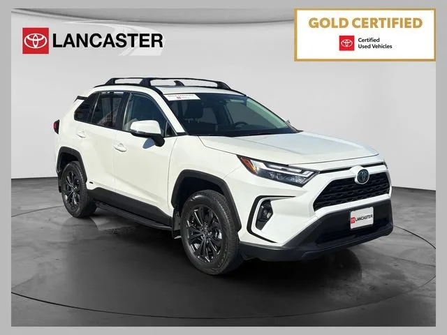 Used 2022 White Toyota Hybrid XLE Premium image 1
