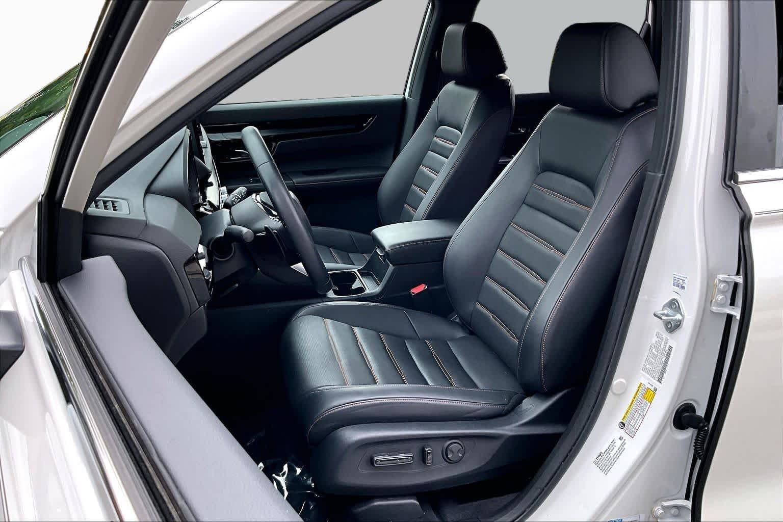 Used 2025 Platinum White Pearl Honda Sport Touring image 8