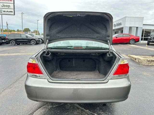 Used 2005 Phantom Gray Pearl Toyota XLE image 6