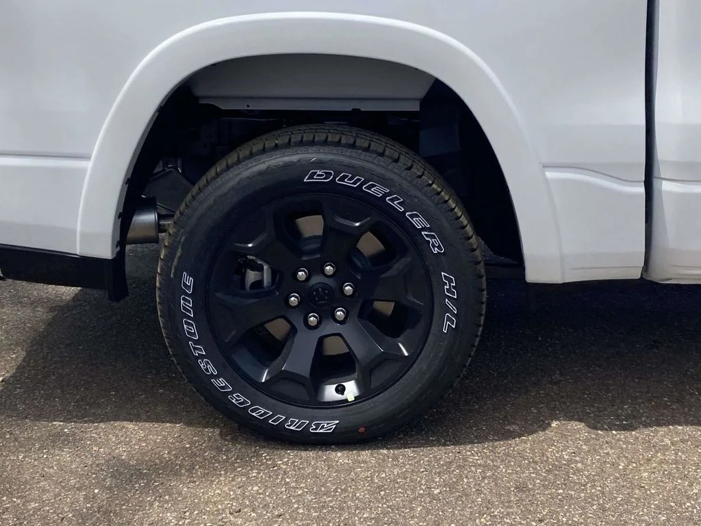 New 2026 Bright White Clear-Coat Exterior Paint RAM Big Horn/Lone Star image 7