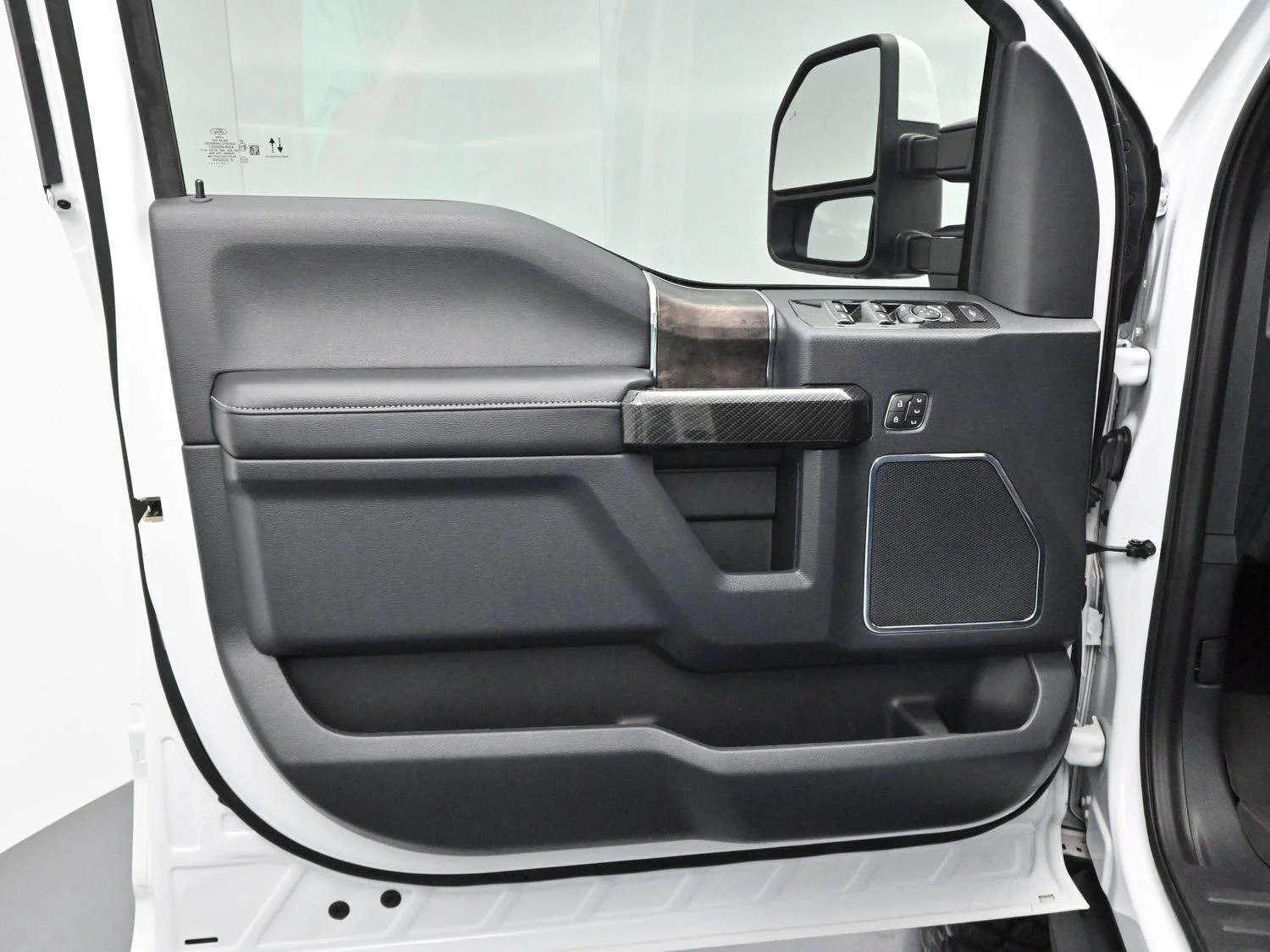 Used 2022 White Ford XL image 11