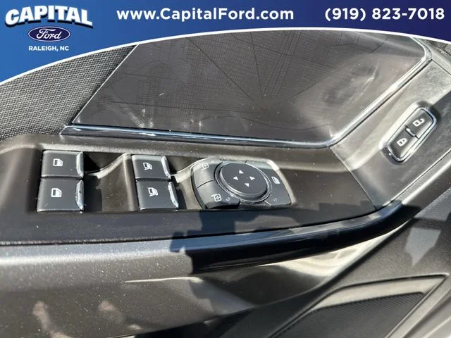 Used 2023 White Ford XLT image 21