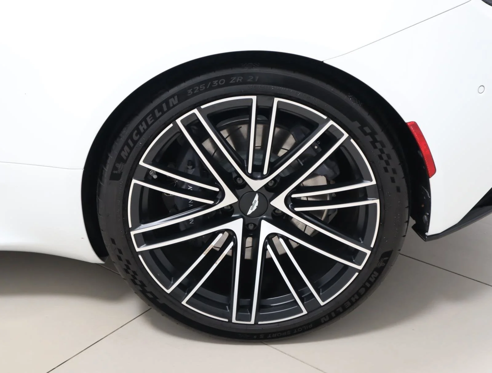 Used 2024 Zenith White Aston Martin  image 9