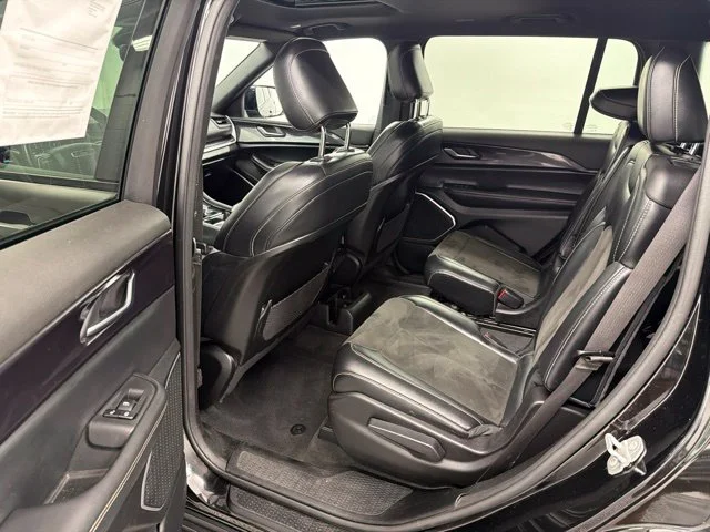 Used 2021 Black Jeep Altitude image 29