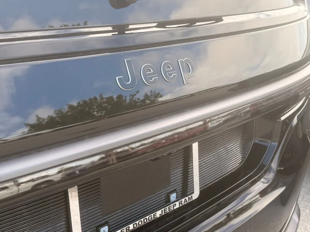 New 2026 High Gloss Black Exterior Paint Jeep Limited Reserve image 39