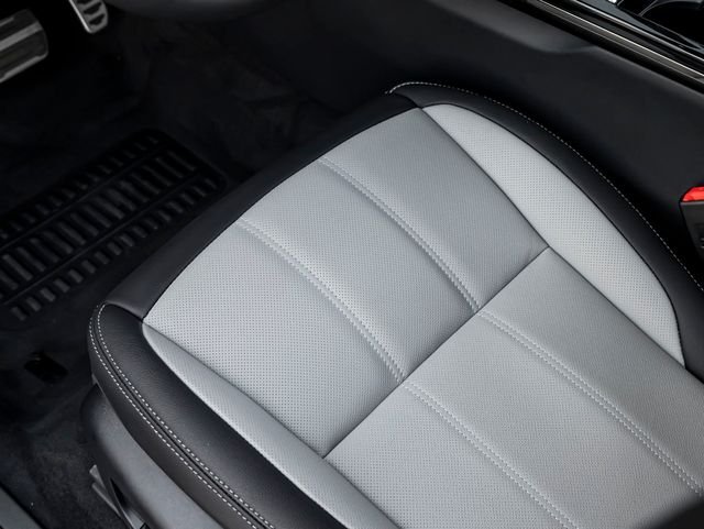 New 2026 Tribeca Blue Land Rover Hoxton Edition image 15