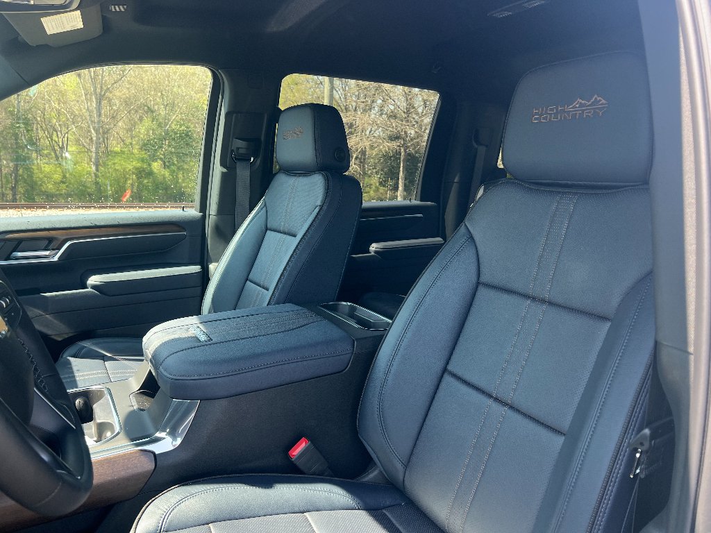 2025 Chevrolet Silverado 2500 HD High Country - Photo 44