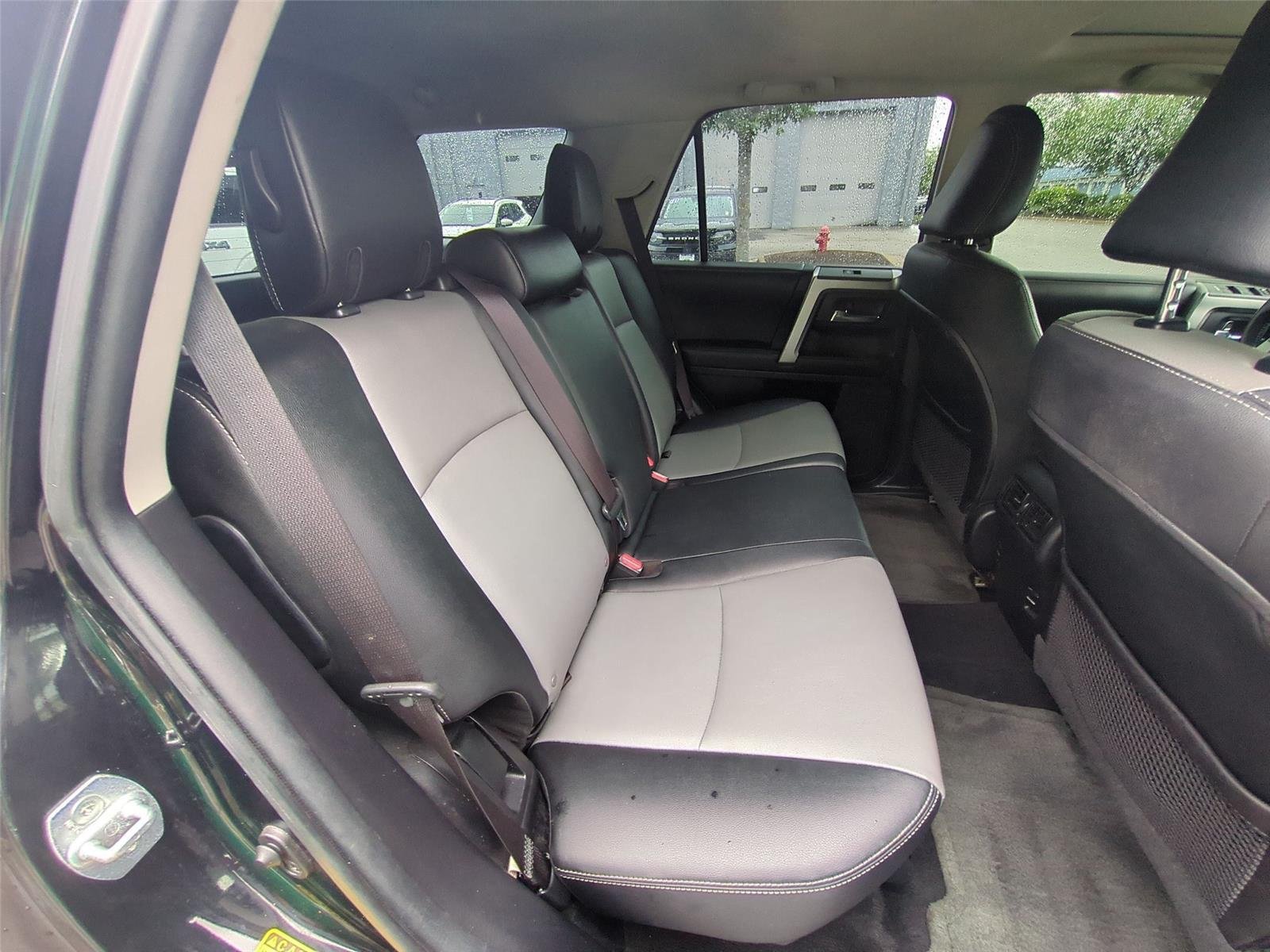 Used 2016 Midnight Black Metallic Toyota SR5 Premium image 36