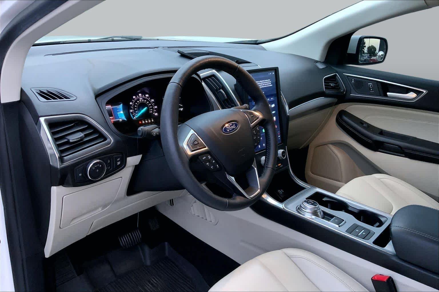 Used 2022 Star White Metallic Tri-Coat Ford Titanium image 17