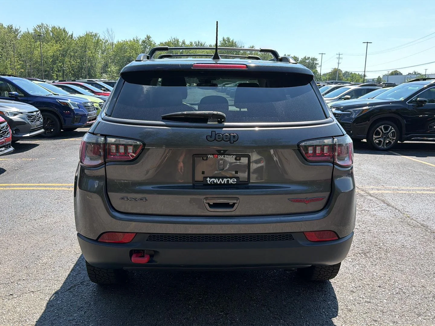 Used 2022 Granite Crystal Metallic Clearcoat Jeep Trailhawk image 4